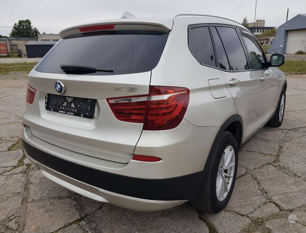 BMW X3 2011 — interior