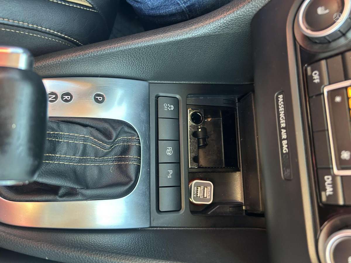 Volkswagen Golf 2010 — photo 11