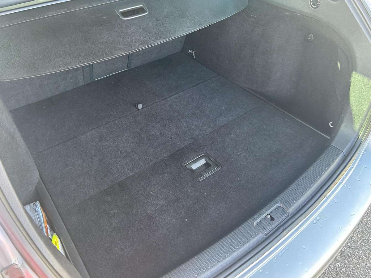 Volkswagen Golf 2010 — photo 13