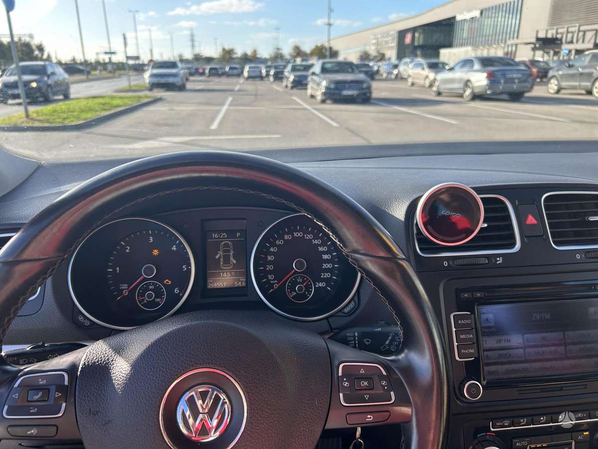 Volkswagen Golf 2010 — photo 7