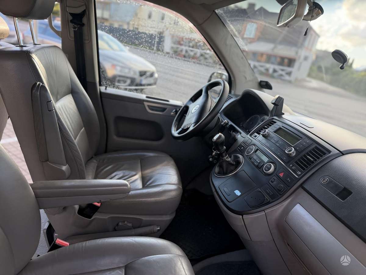 Volkswagen Multivan 2004 — photo 14