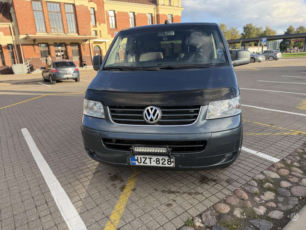 Volkswagen Multivan 2004 — rear view