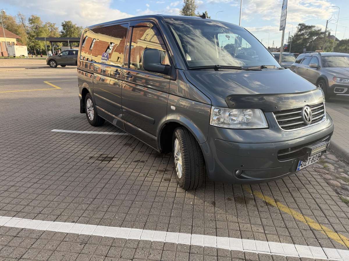 Volkswagen Multivan 2004 — interior