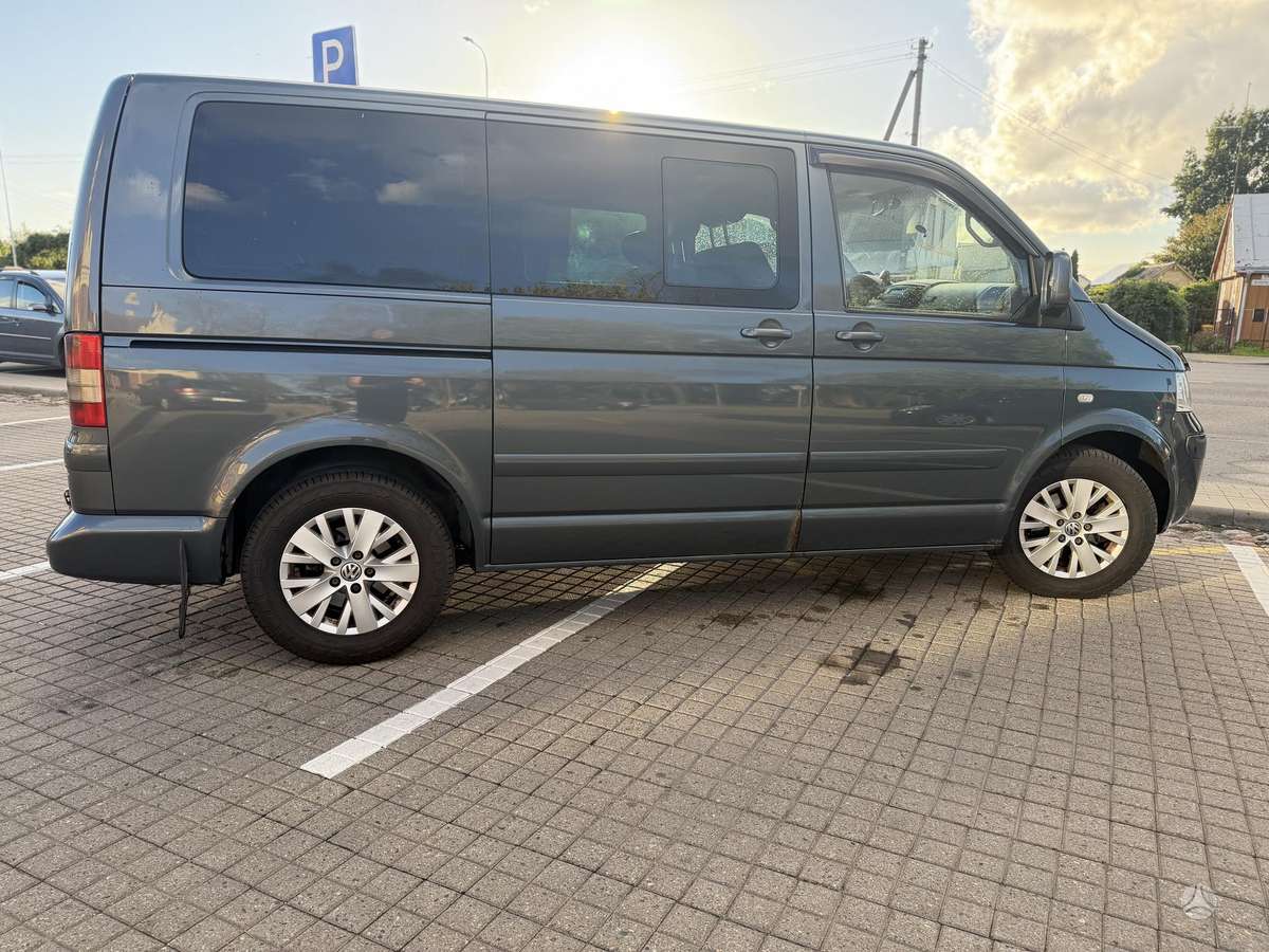Volkswagen Multivan 2004 — engine 2500 cm³, 174 HP (128kW)