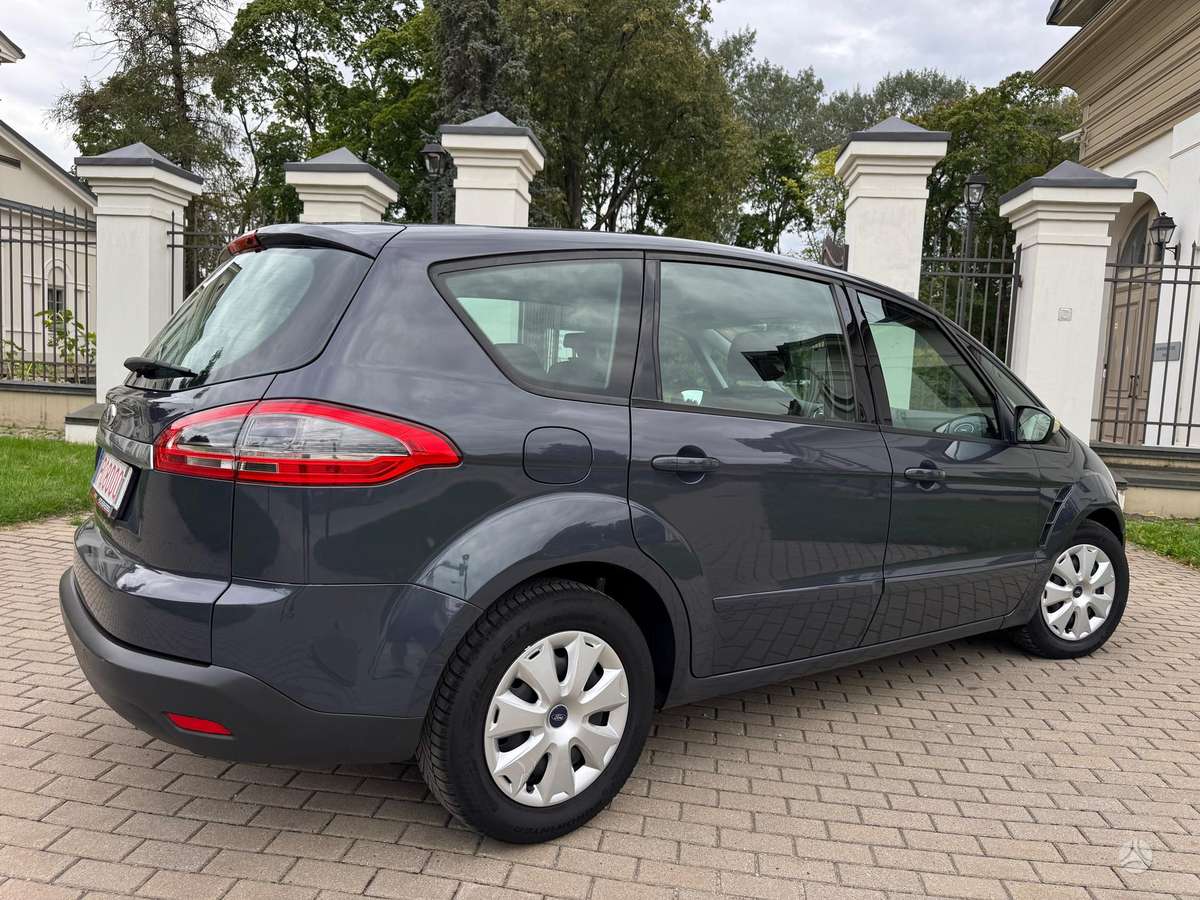 Ford S-MAX 2013 — photo 18