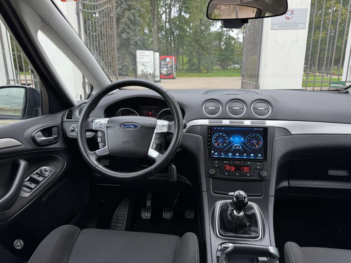 Ford S-MAX 2013 — photo 20