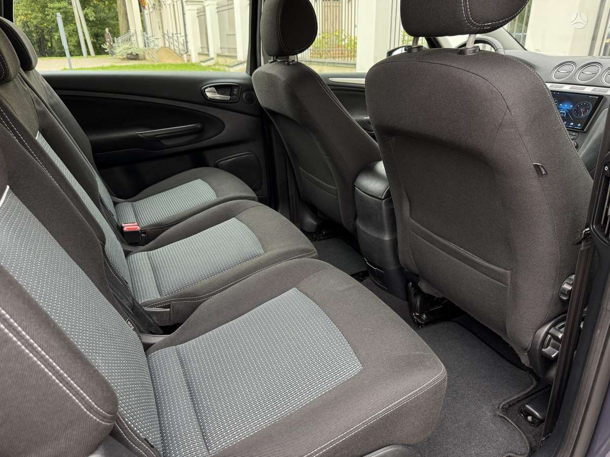 Ford S-MAX 2013 — photo 23