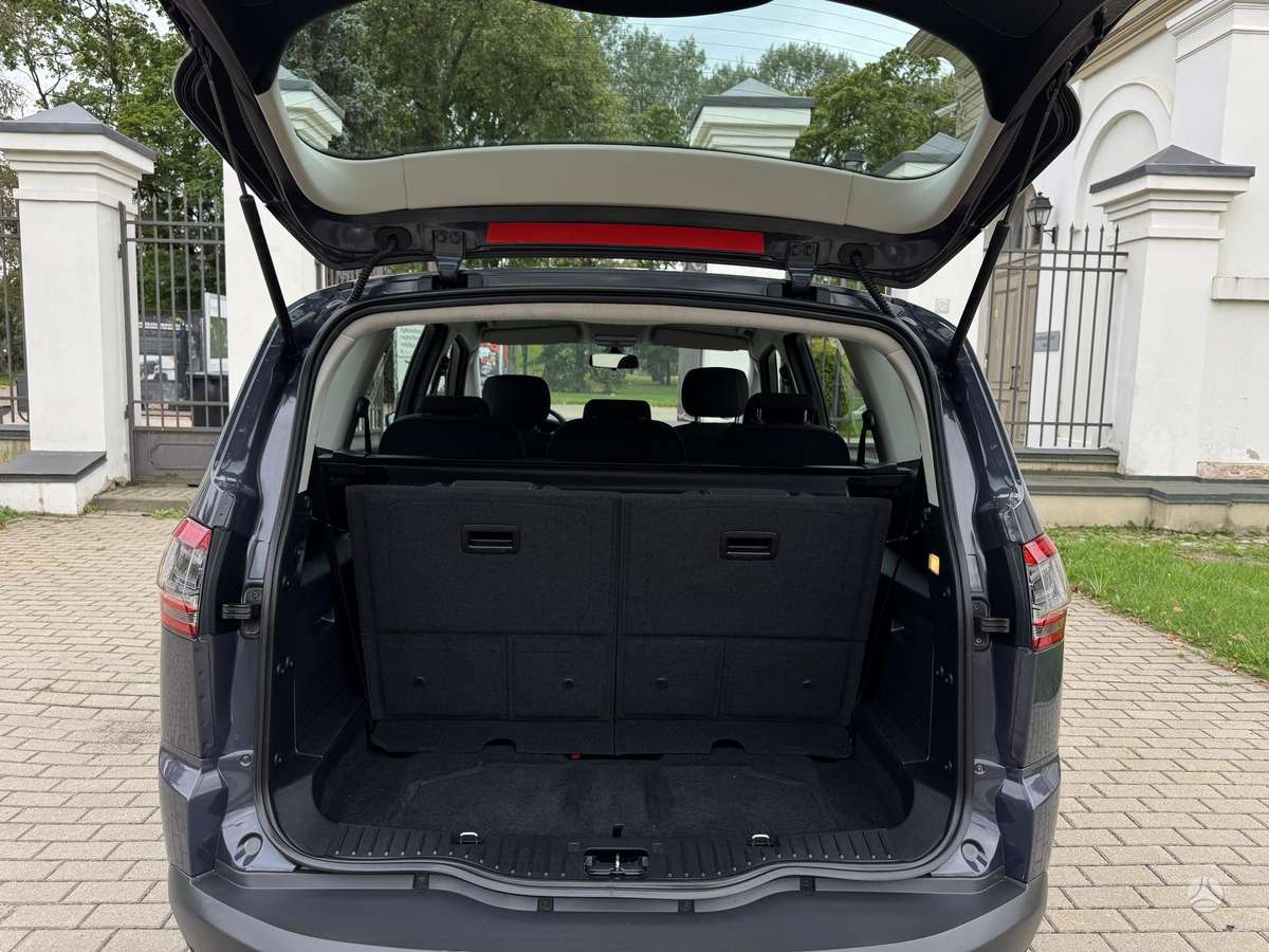 Ford S-MAX 2013 — photo 26