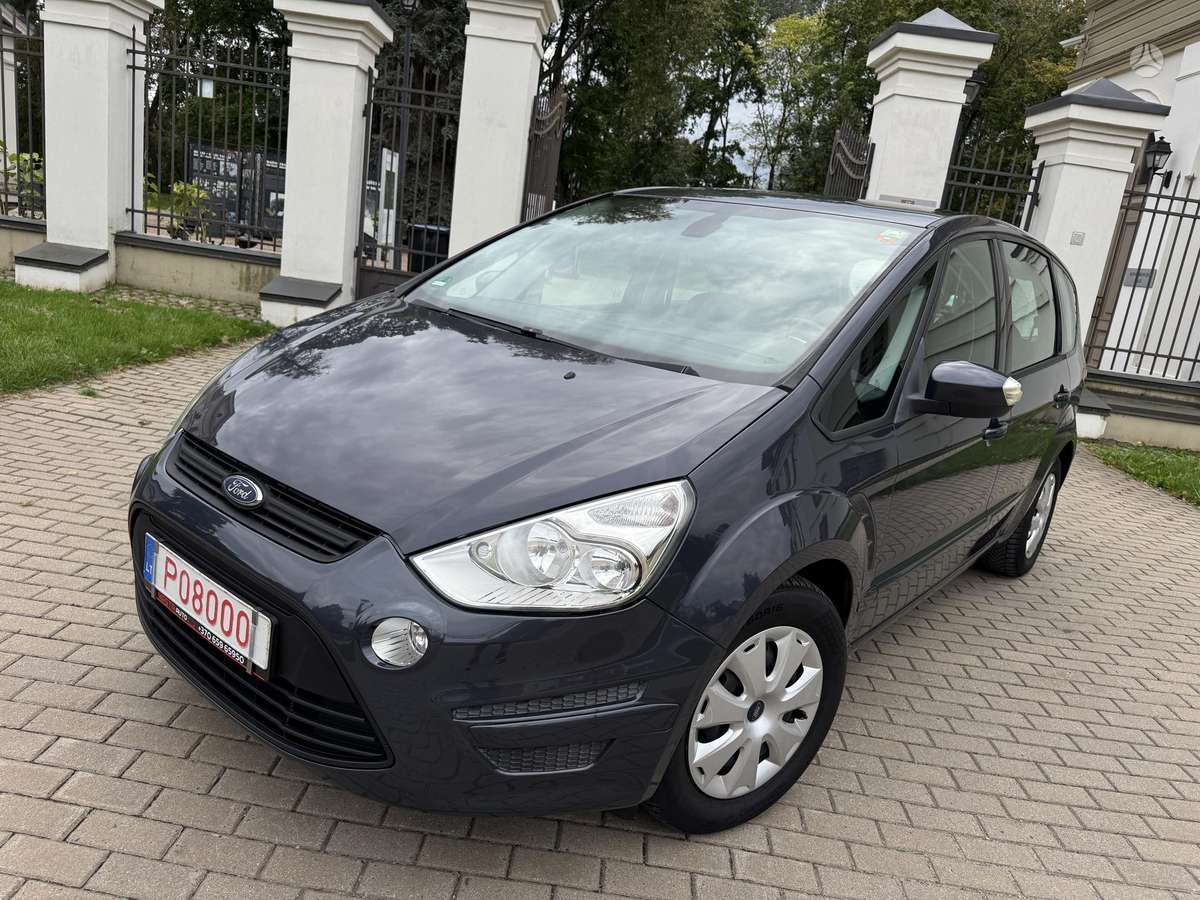 Ford S-MAX 2013 — interior