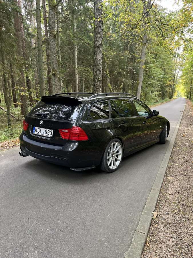 BMW 325 2005 — engine 2497 cm³, 218 HP (160kW)