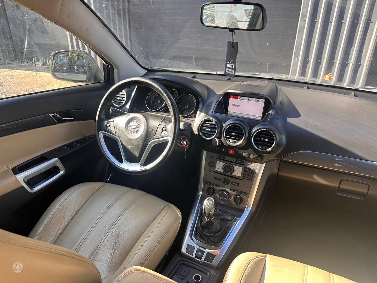 Opel Antara 2011 — photo 10
