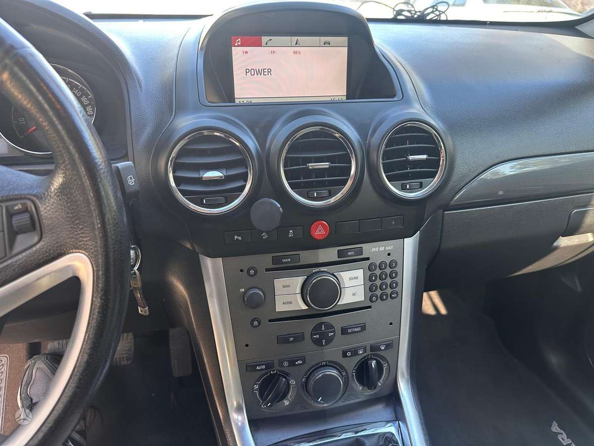 Opel Antara 2011 — photo 12