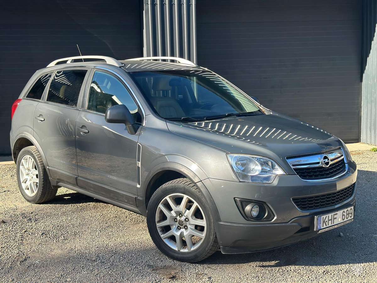 Opel Antara 2011 — rear view