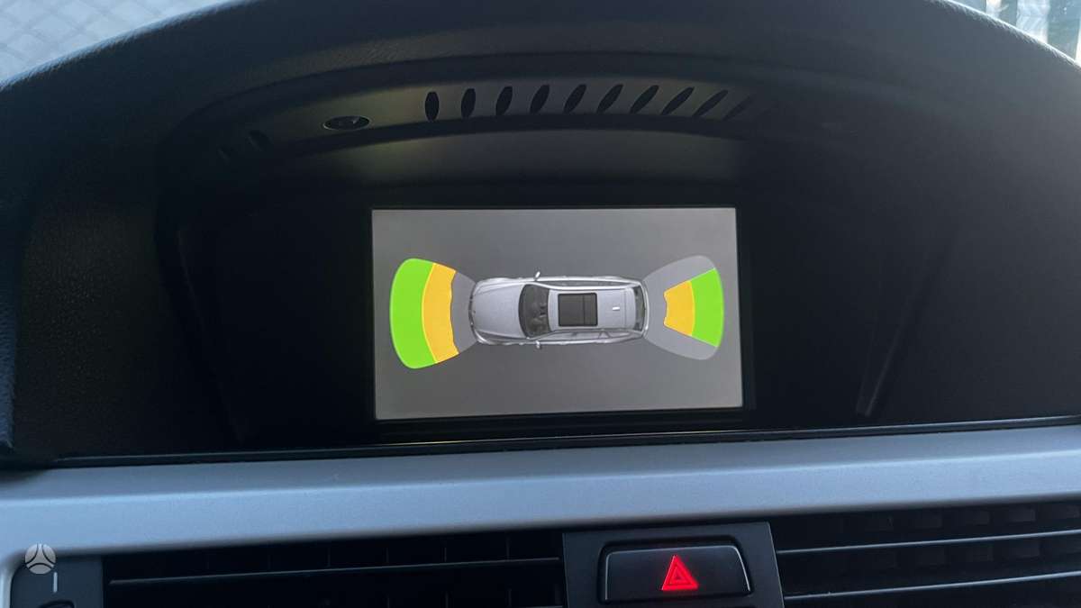 BMW 320 2011 — photo 14
