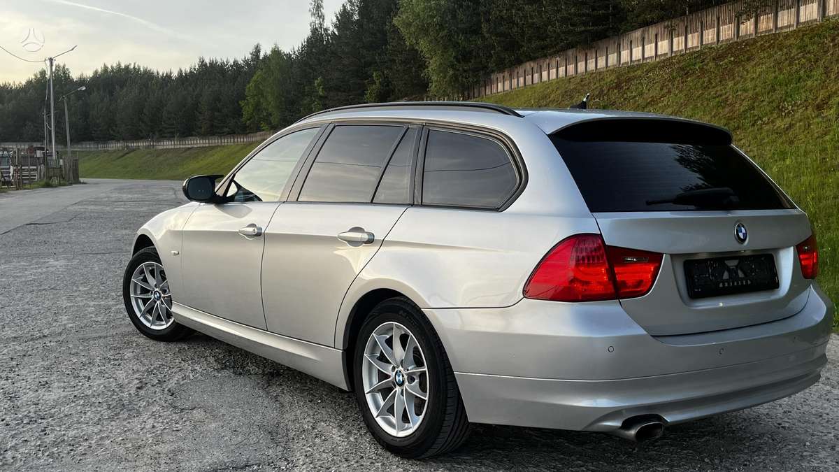 BMW 320 2011 — engine 1995 cm³, 184 HP (135kW)