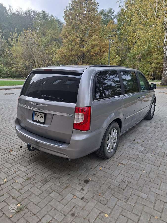 Chrysler Town 2013 — салон