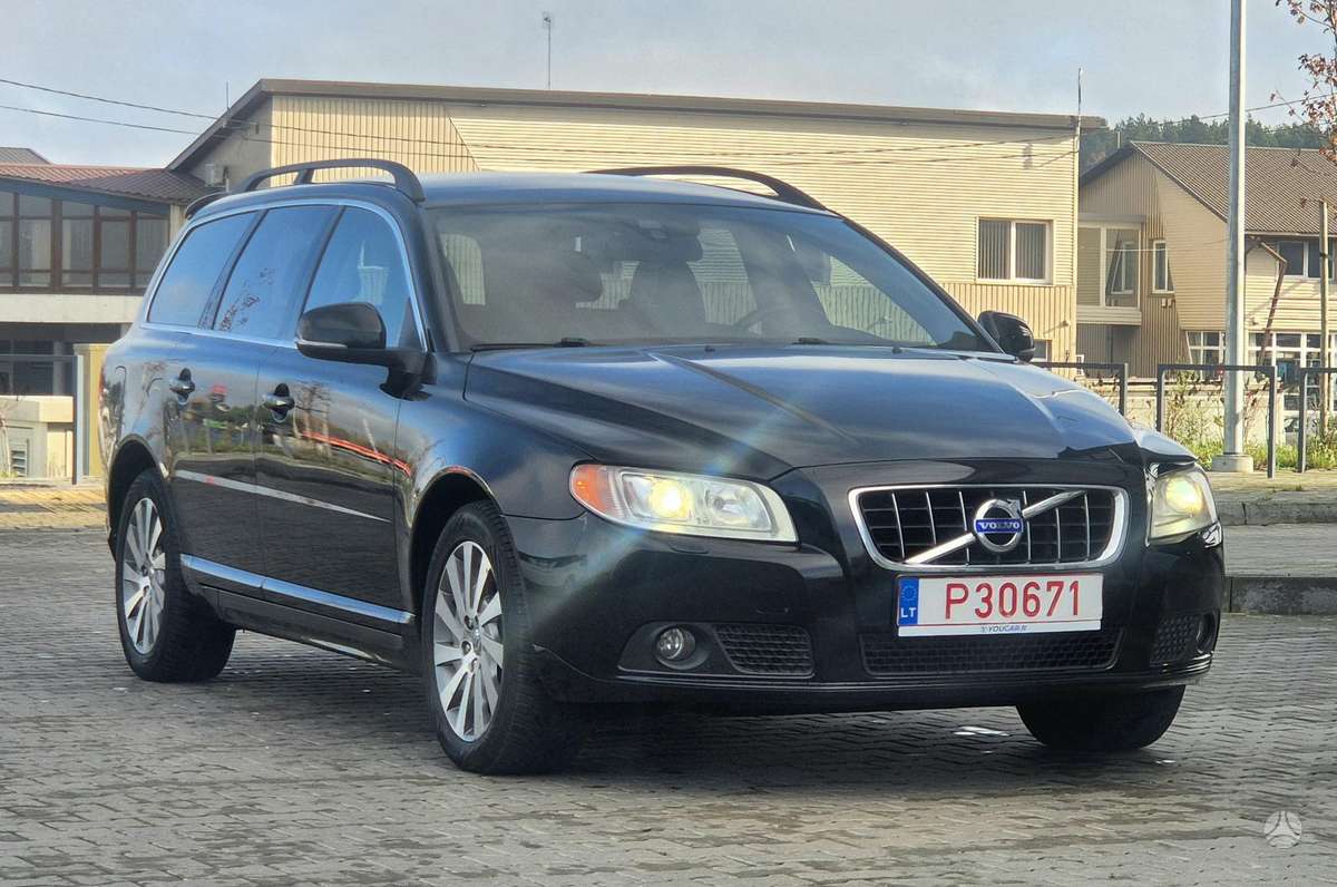 Volvo V70 2012 — салон