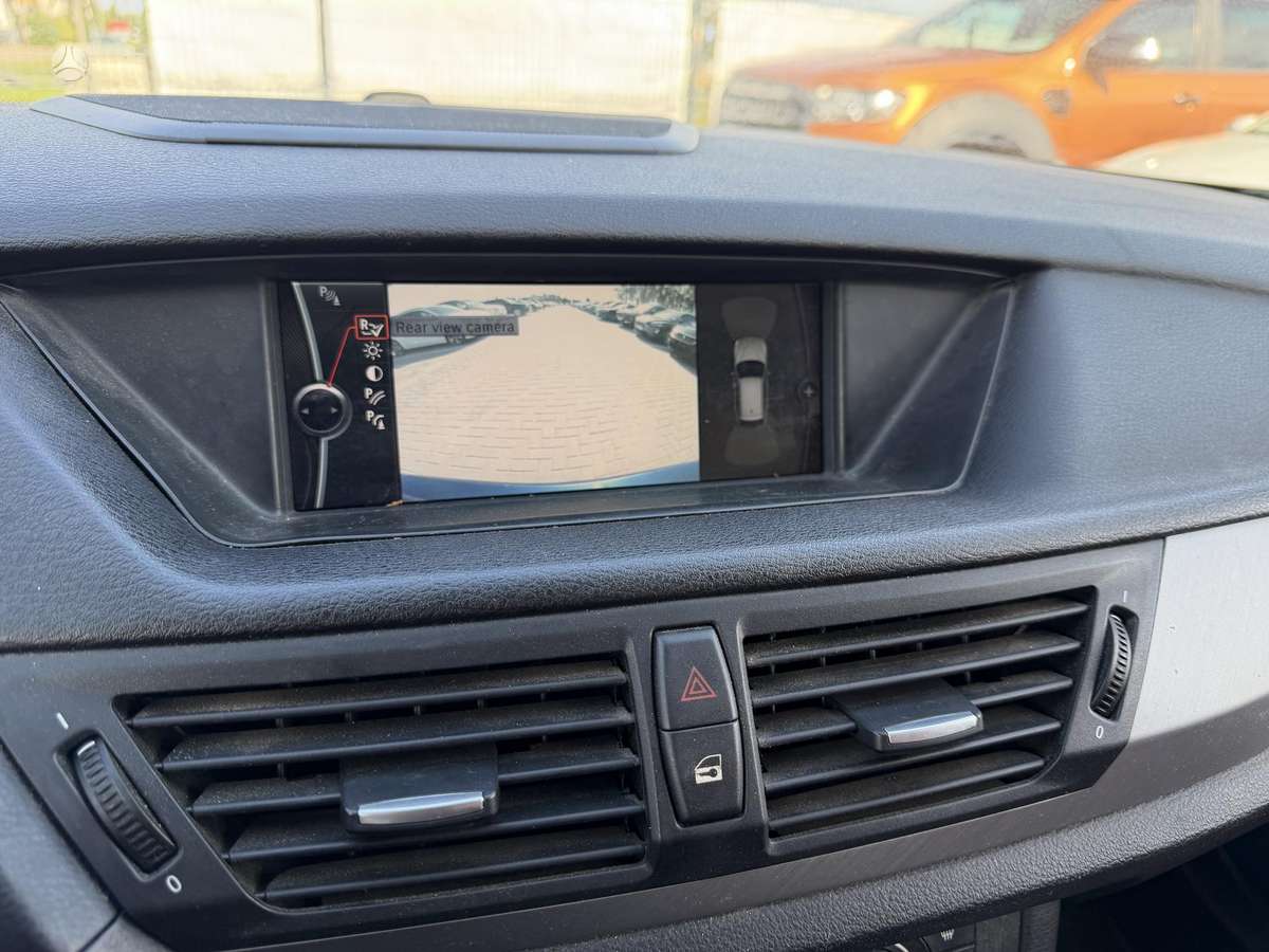 BMW X1 2011 — photo 10
