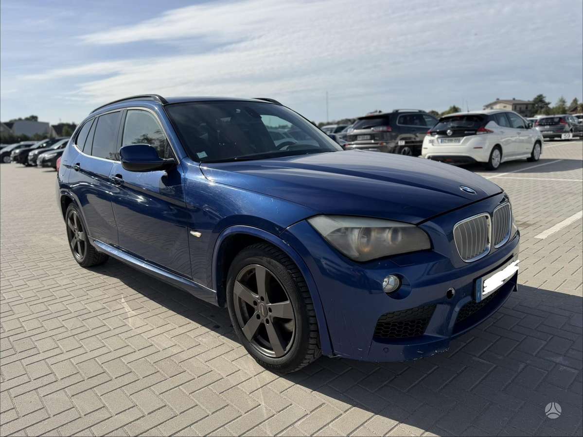BMW X1 2011 — rear view