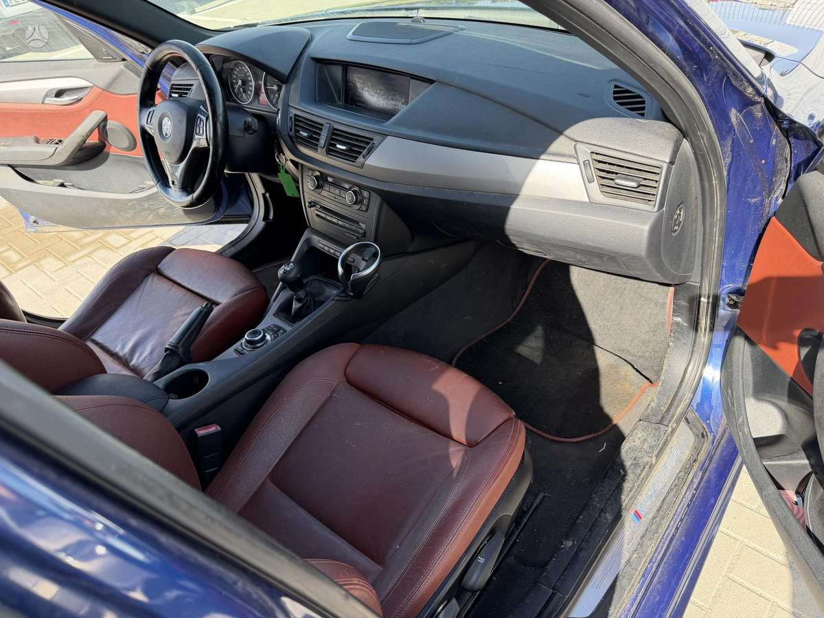 BMW X1 2011 — photo 6