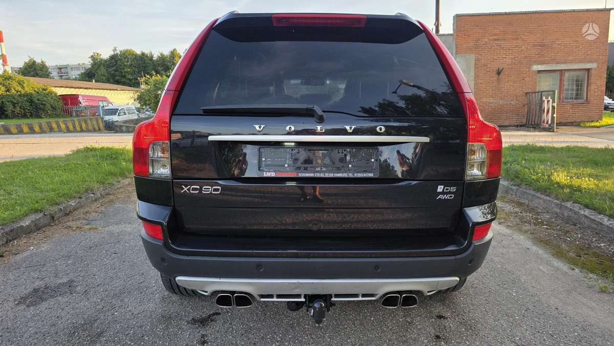 Volvo XC90 2009 — двигун 2401 cm³, 185 HP (136kW)