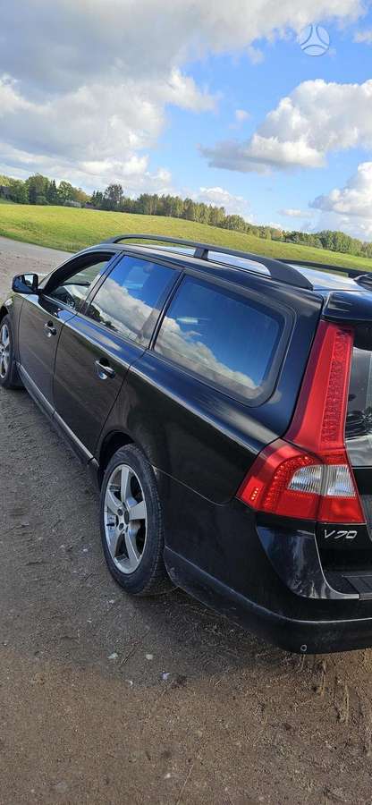 Volvo V70 2008 — rear view