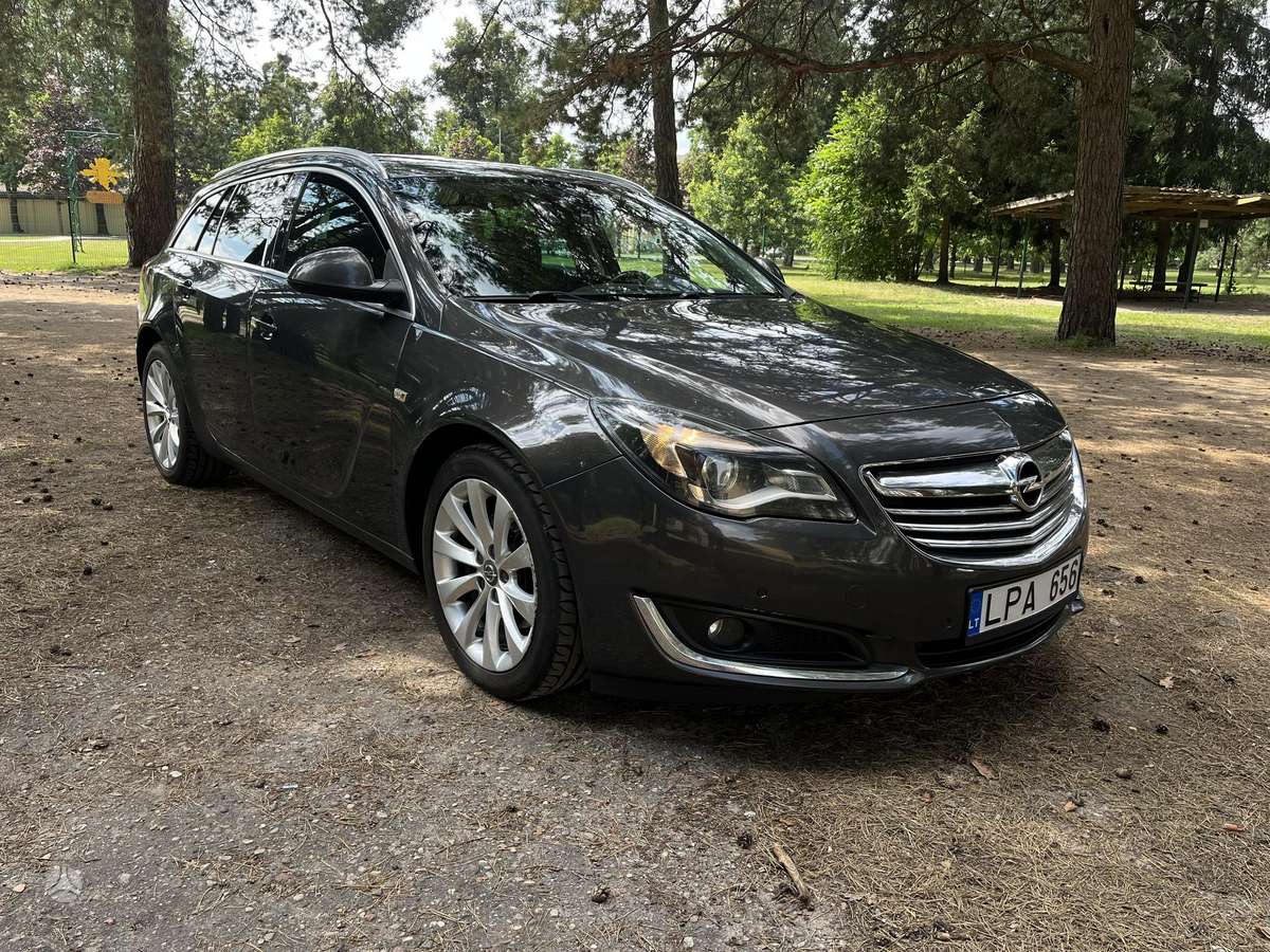 Opel Insignia 2014 — rear view