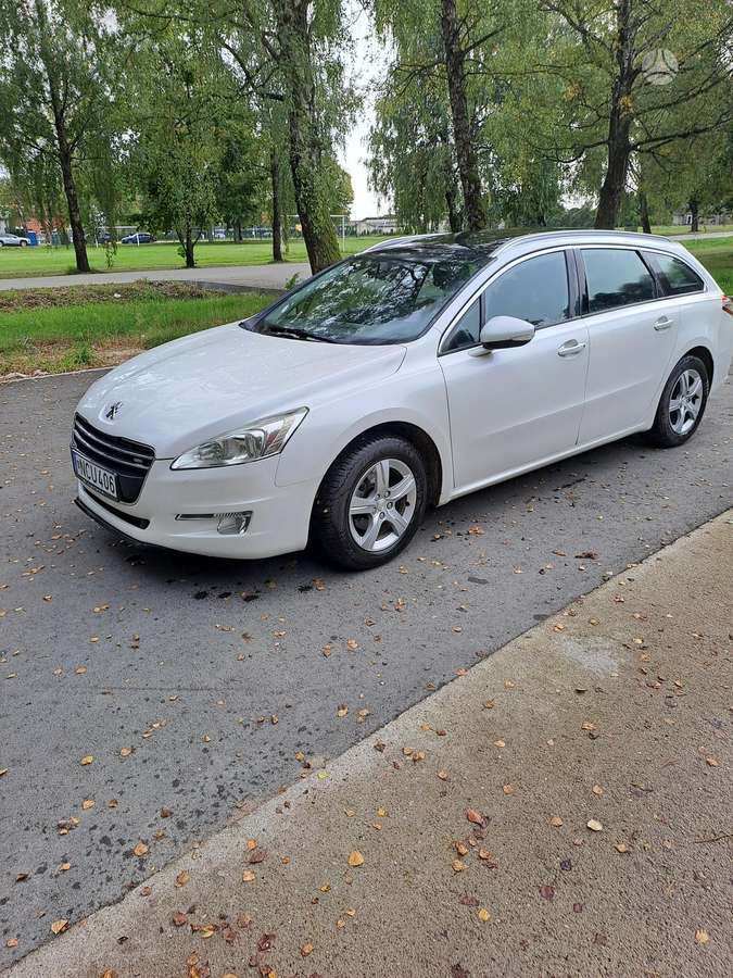 Peugeot 508 2011 — вигляд ззаду