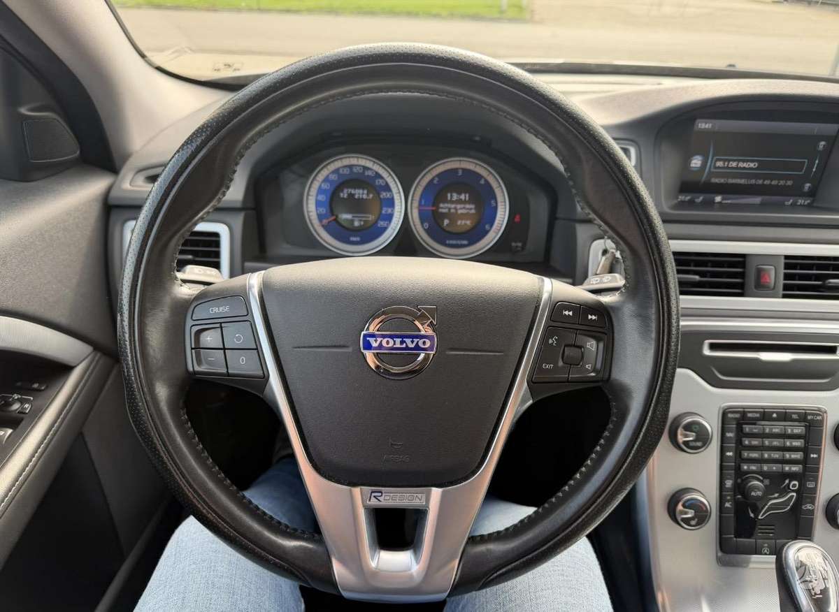 Volvo V70 2013 — photo 10