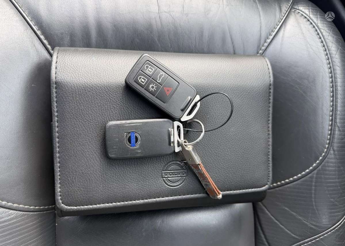 Volvo V70 2013 — photo 12