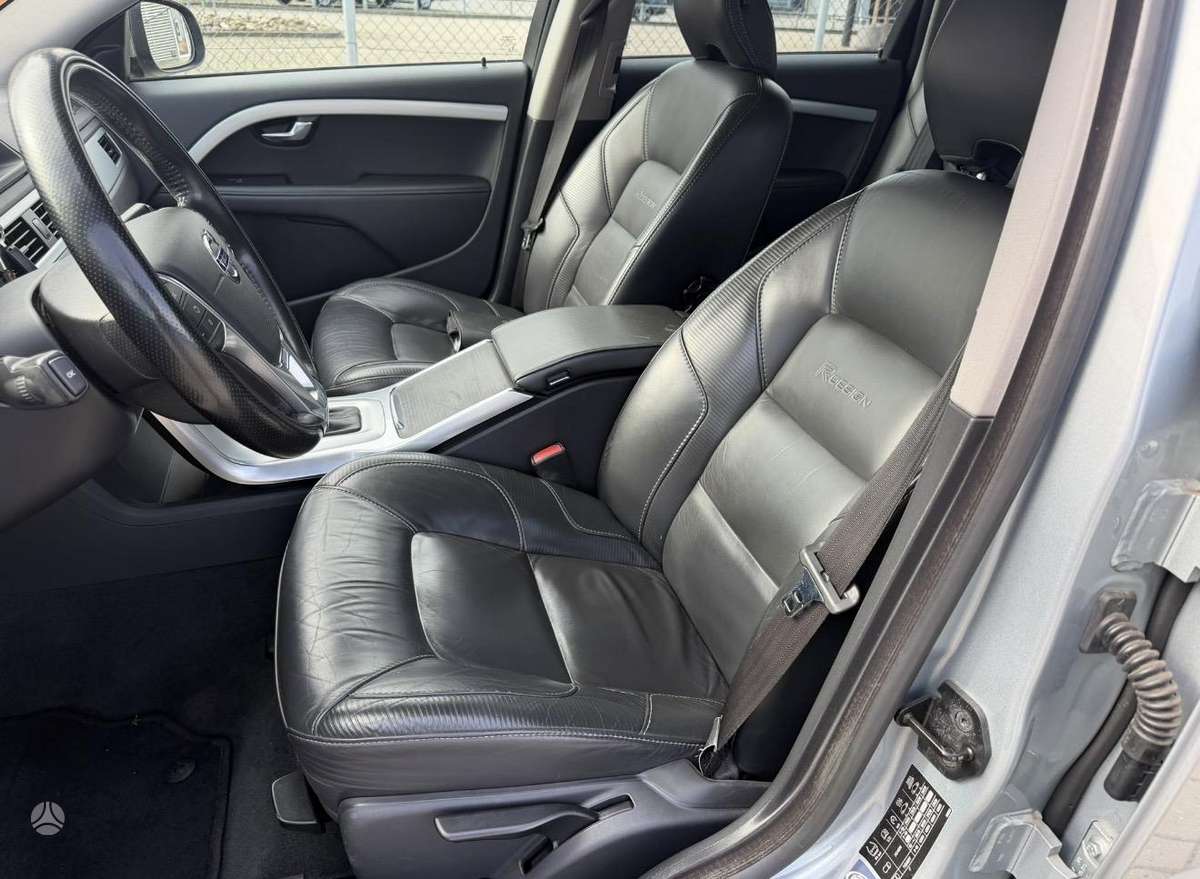 Volvo V70 2013 — photo 7