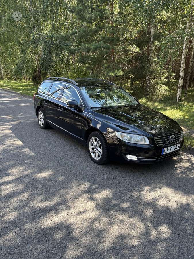 Volvo V70 2015 — rear view