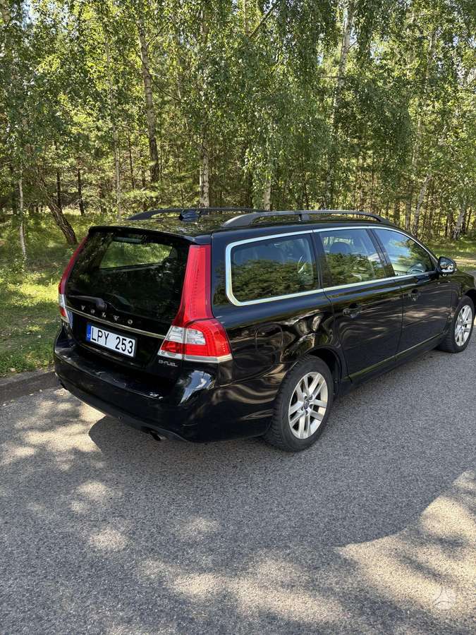 Volvo V70 2015 — engine 1969 cm³, 245 HP (180kW)