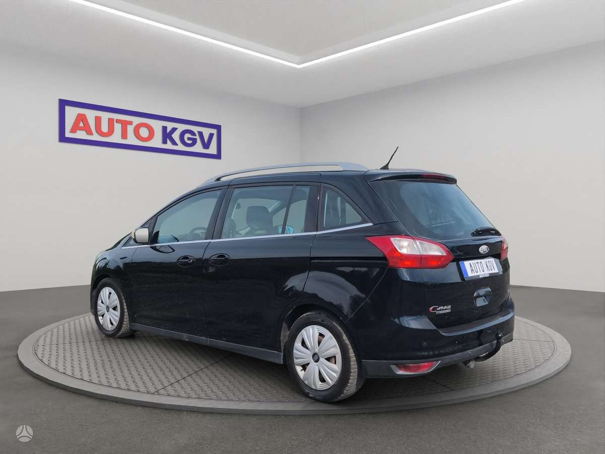 Ford Grand 2012 — салон