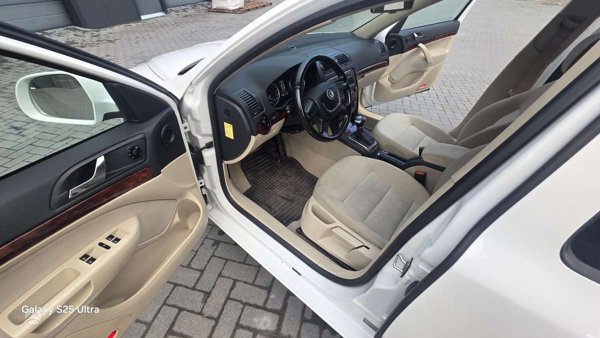 Skoda Octavia 2010 — photo 10