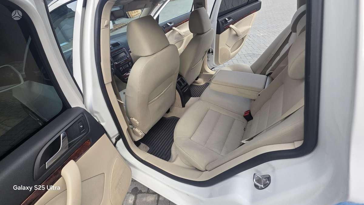 Skoda Octavia 2010 — photo 11