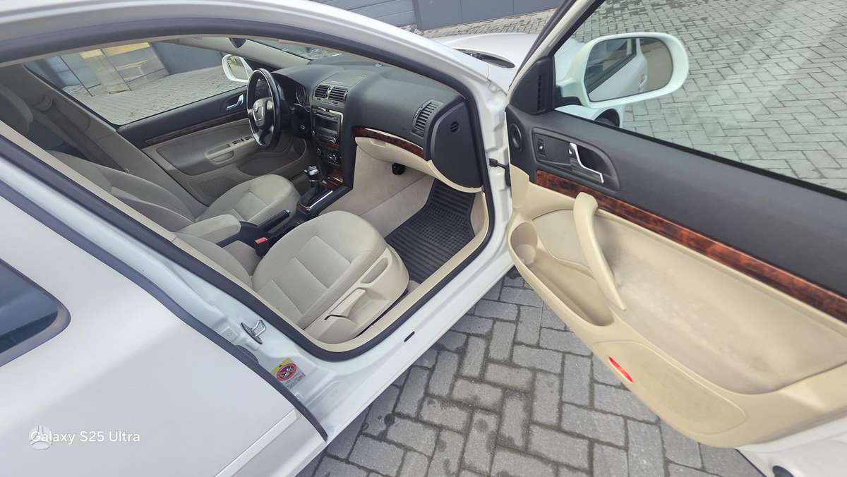 Skoda Octavia 2010 — photo 13