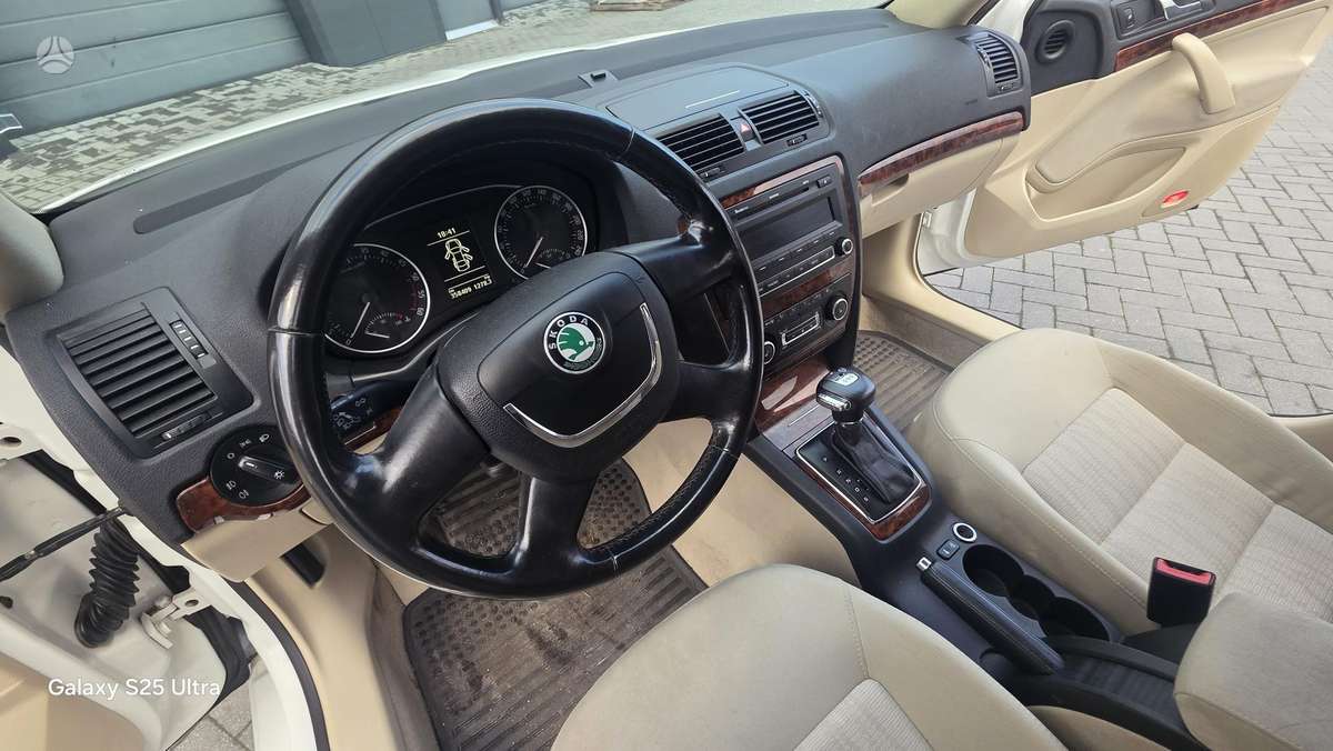 Skoda Octavia 2010 — photo 9