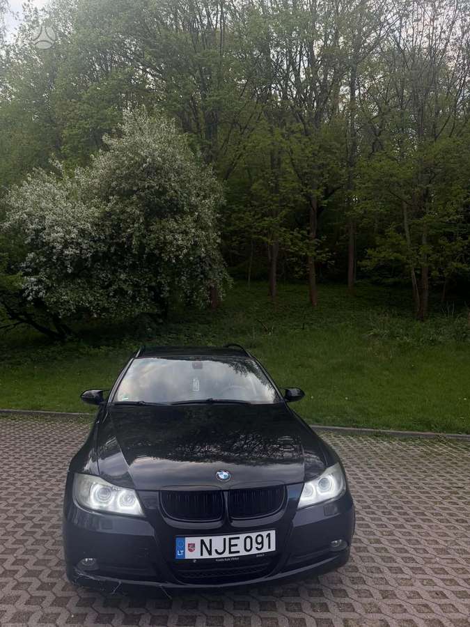 BMW 320 2007 — вигляд ззаду