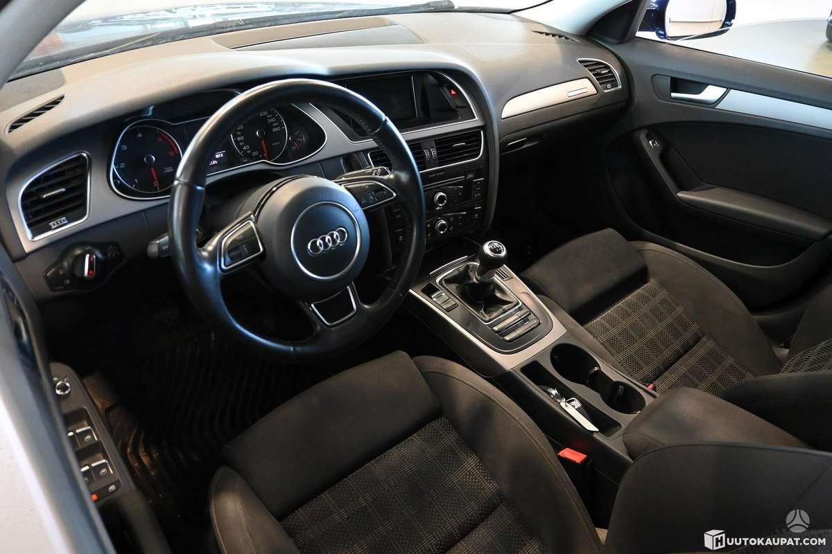 Audi A4 2013 — photo 17