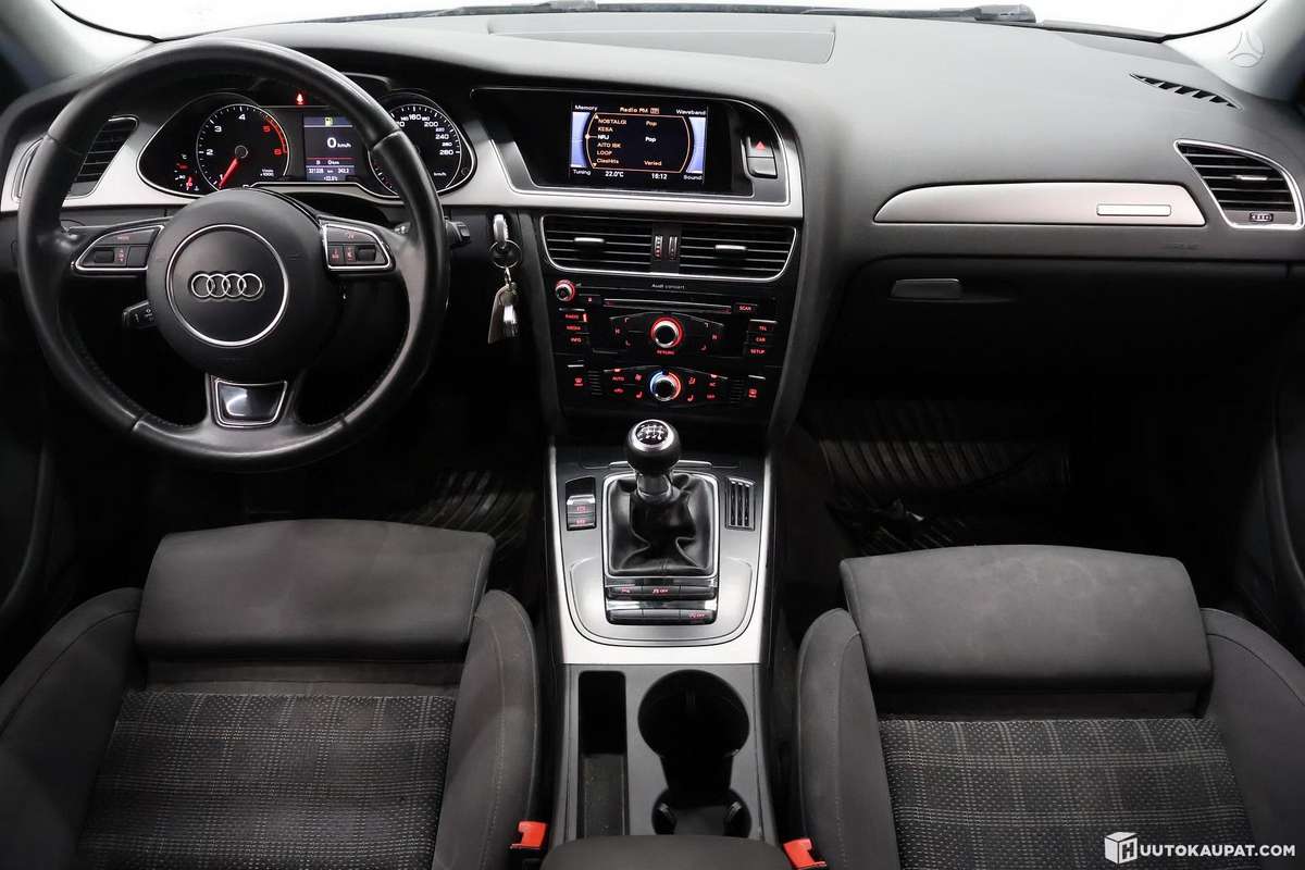 Audi A4 2013 — photo 18