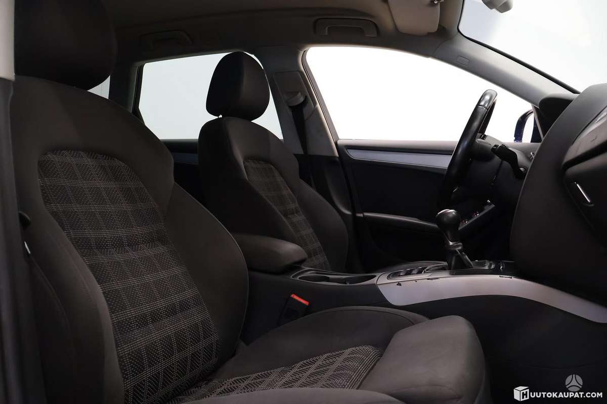 Audi A4 2013 — photo 20