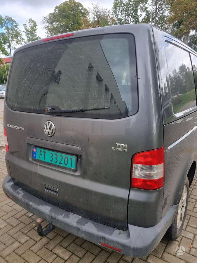Volkswagen Transporter 2011 — interior