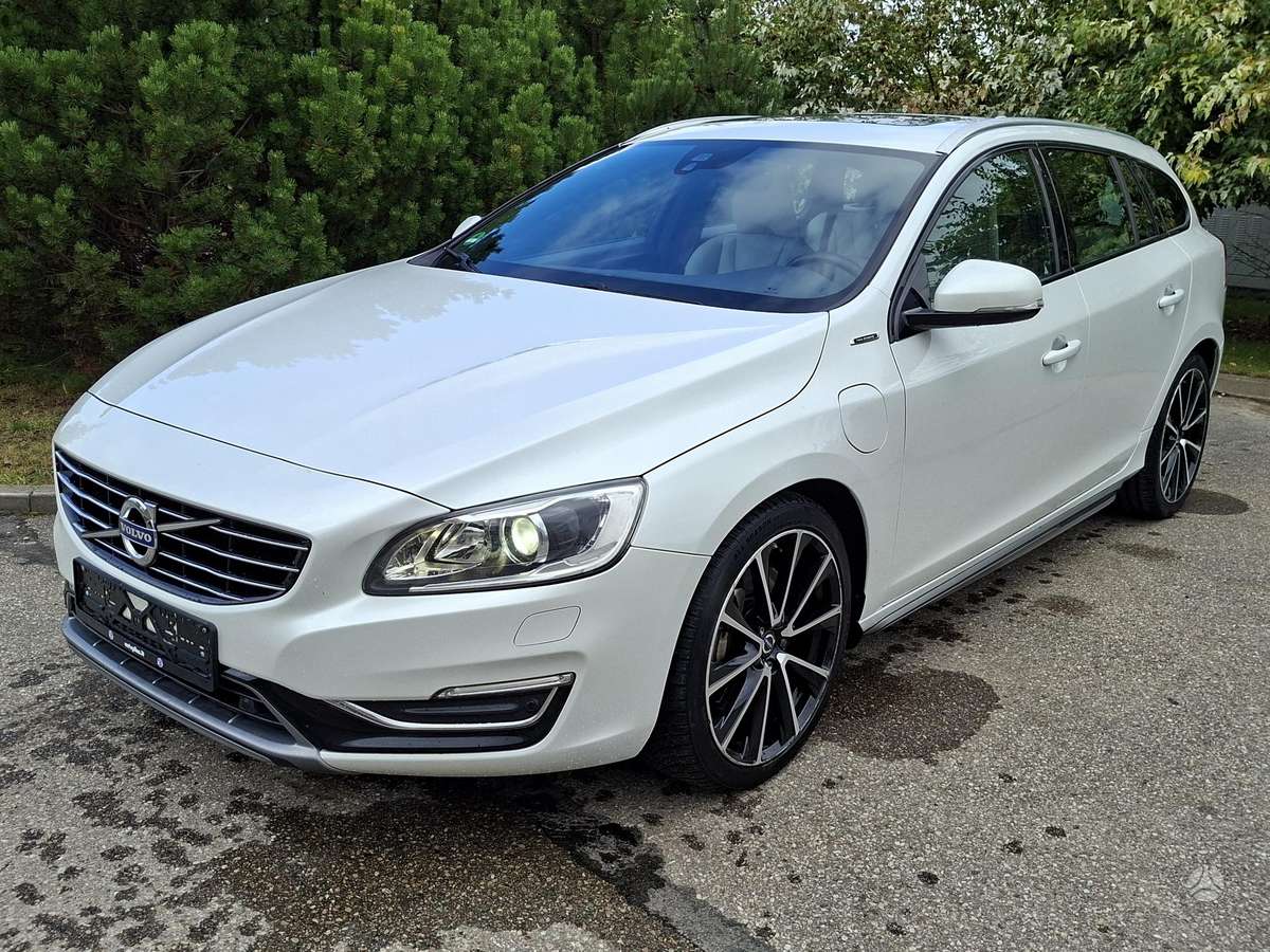 Volvo V60, 2015