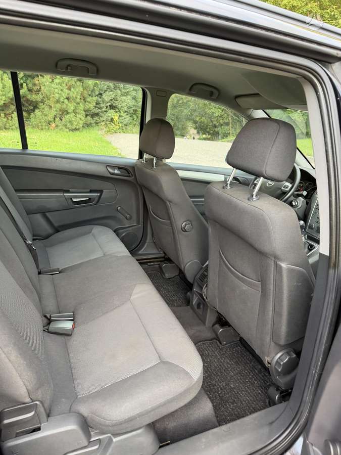 Opel Zafira 2010 — photo 9