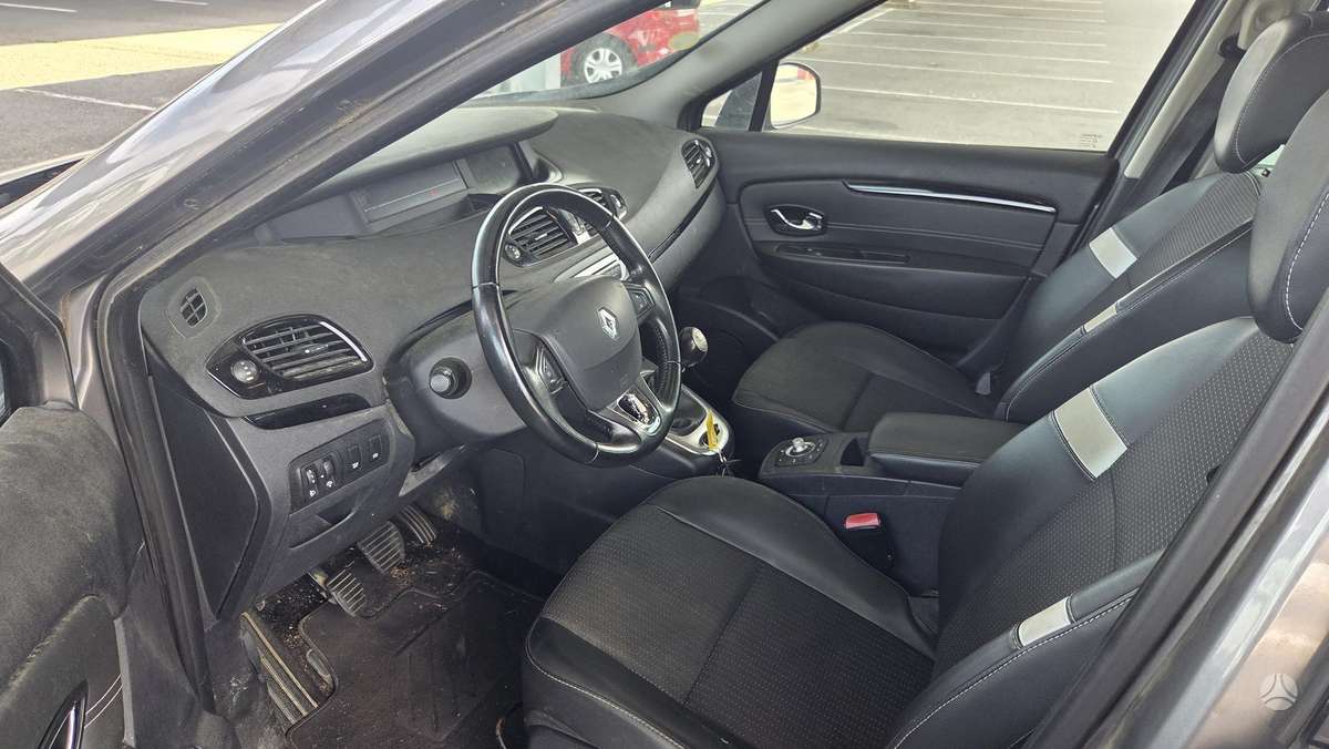 Renault Grand 2015 — photo 8