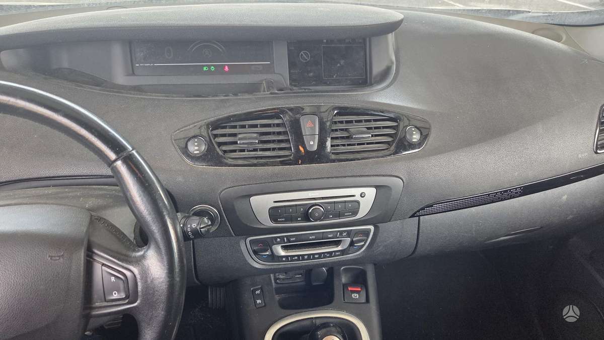 Renault Grand 2015 — photo 9