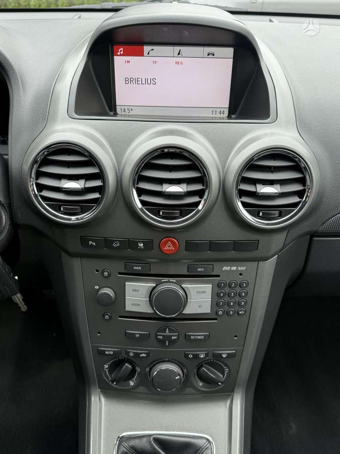 Opel Antara 2010 — photo 10