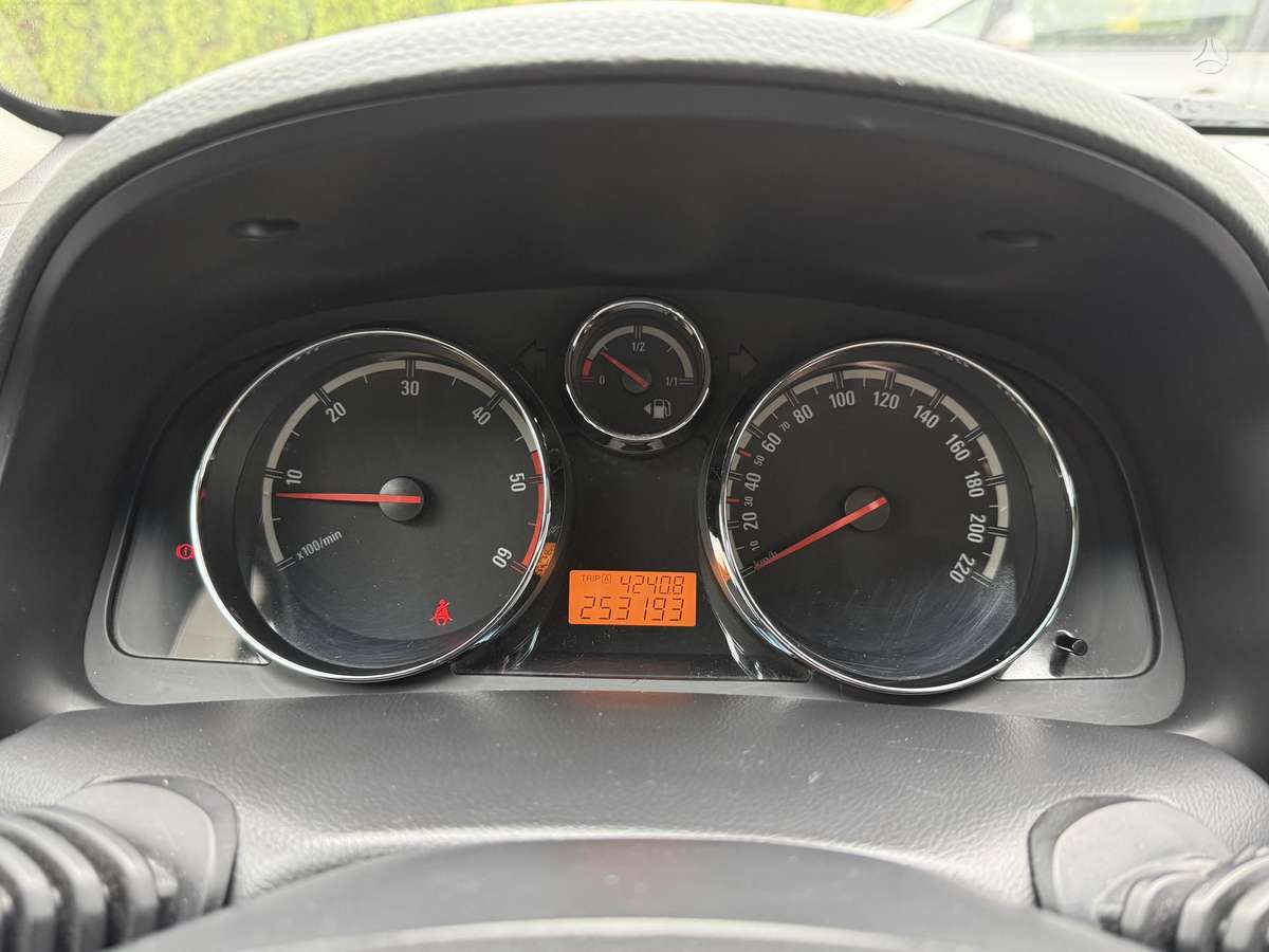 Opel Antara 2010 — photo 12