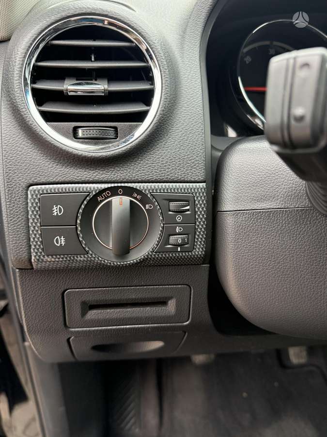Opel Antara 2010 — photo 15